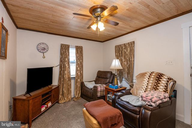 1904 ELIZABETH AVE, Reading, PA 19605