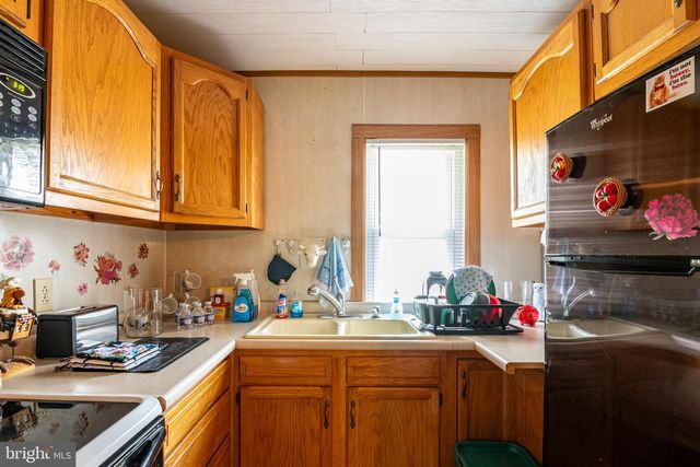 1904 ELIZABETH AVE, Reading, PA 19605