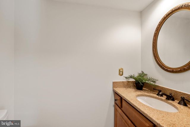 9412 WATERFORD DR, Manassas, VA 20110