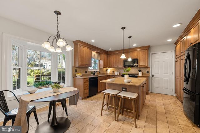 9412 WATERFORD DR, Manassas, VA 20110