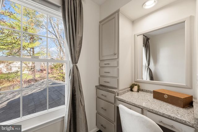 9412 WATERFORD DR, Manassas, VA 20110