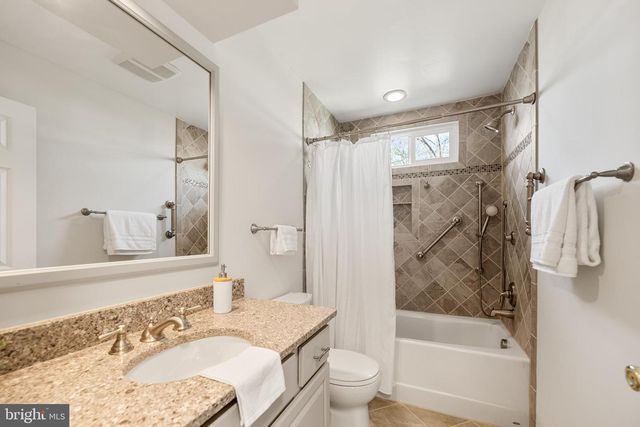 9412 WATERFORD DR, Manassas, VA 20110