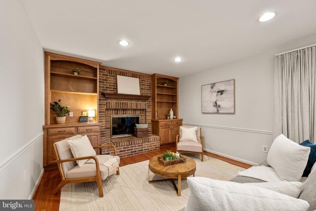 9412 WATERFORD DR, Manassas, VA 20110