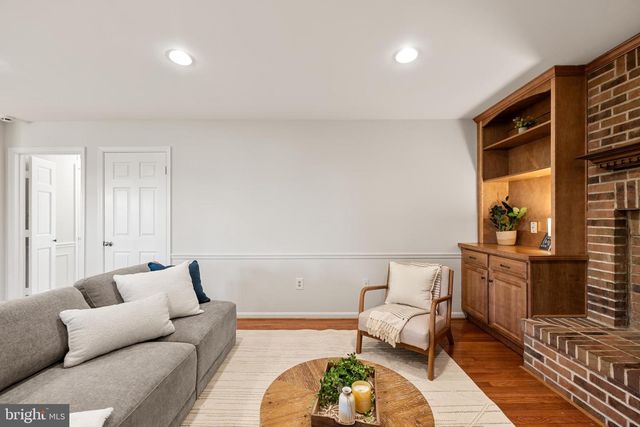 9412 WATERFORD DR, Manassas, VA 20110