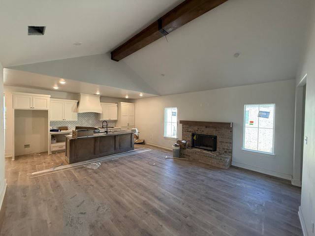 1215 N 6th Street, Wolfforth, TX 79382