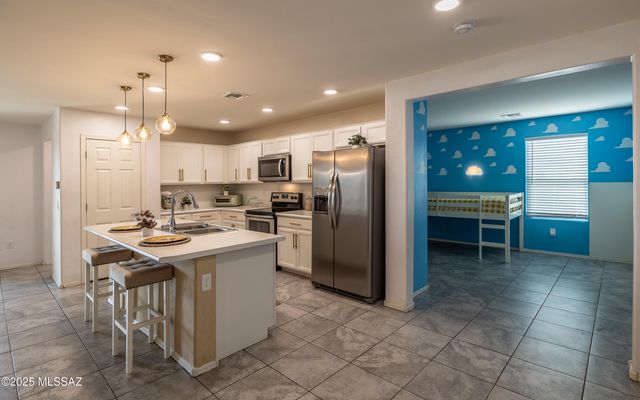 6251 S Reed Bunting Drive, Tucson, AZ 85757