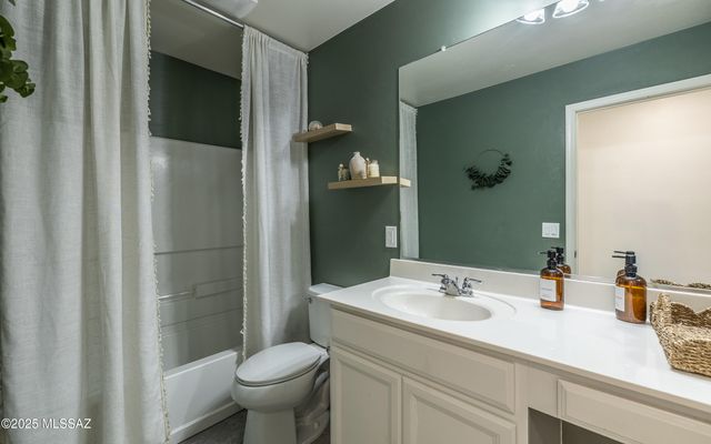 6251 S Reed Bunting Drive, Tucson, AZ 85757