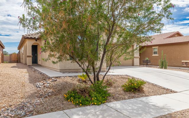 6251 S Reed Bunting Drive, Tucson, AZ 85757