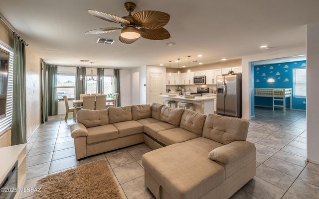 6251 S Reed Bunting Drive, Tucson, AZ 85757