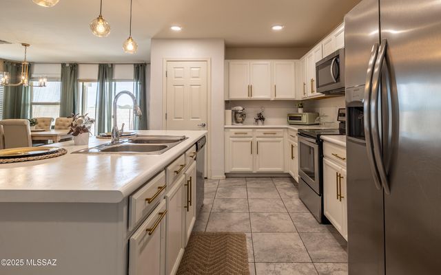 6251 S Reed Bunting Drive, Tucson, AZ 85757