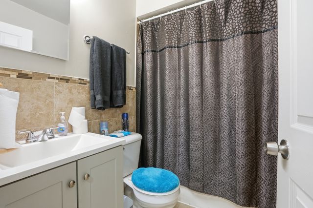 808 Mackinaw Avenue, Calumet City, IL 60409