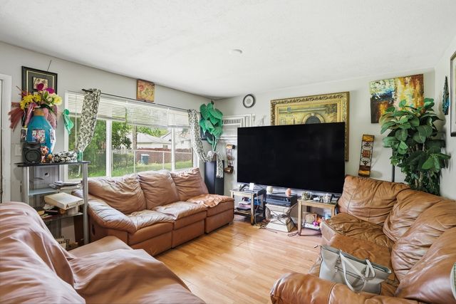808 Mackinaw Avenue, Calumet City, IL 60409