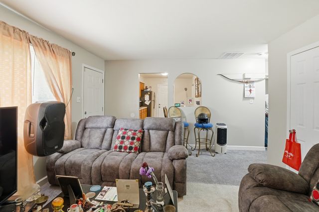 808 Mackinaw Avenue, Calumet City, IL 60409