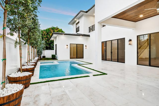 109 Arlington Place, West Palm Beach, FL 33405