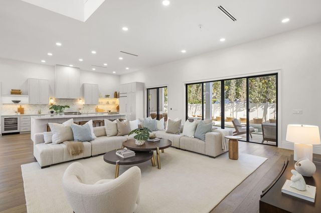 109 Arlington Place, West Palm Beach, FL 33405