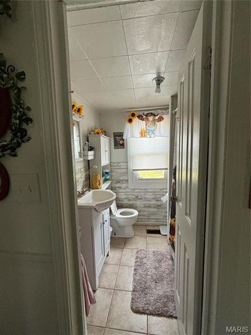1921 W Springfield Road, St Clair, MO 63077
