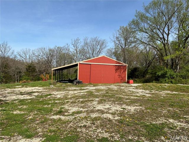 1921 W Springfield Road, St Clair, MO 63077