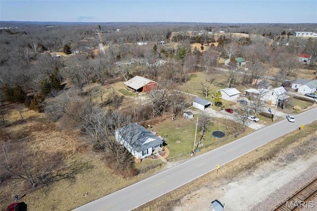 1921 W Springfield Road, St Clair, MO 63077
