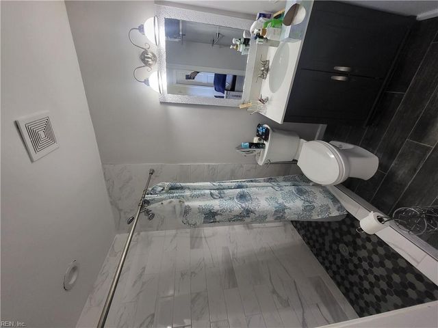 1347 Downs LN, Virginia Beach, VA 23455