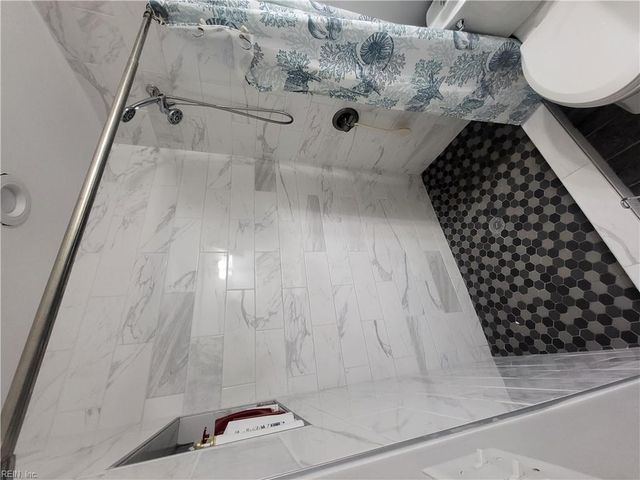 1347 Downs LN, Virginia Beach, VA 23455