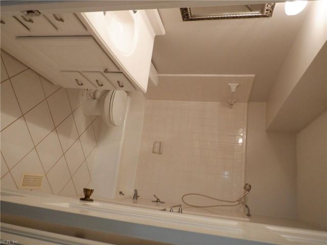 1347 Downs LN, Virginia Beach, VA 23455