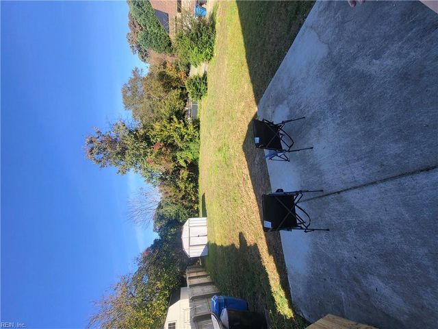 1347 Downs LN, Virginia Beach, VA 23455