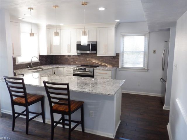 1347 Downs LN, Virginia Beach, VA 23455