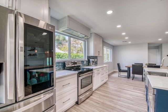 6062 Woodlake Road, Jupiter, FL 33458