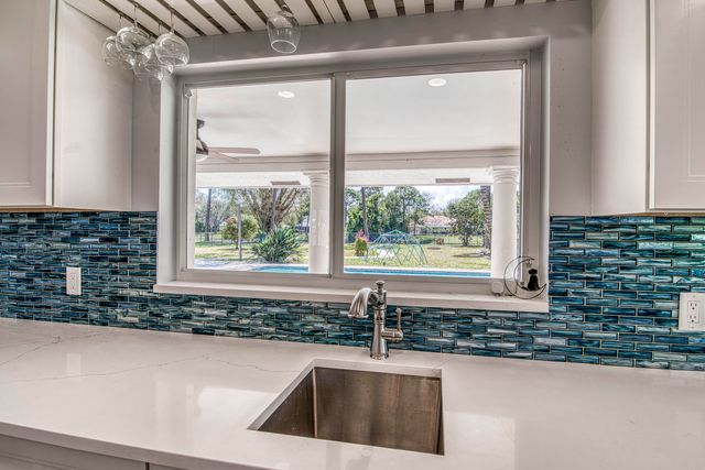 6062 Woodlake Road, Jupiter, FL 33458