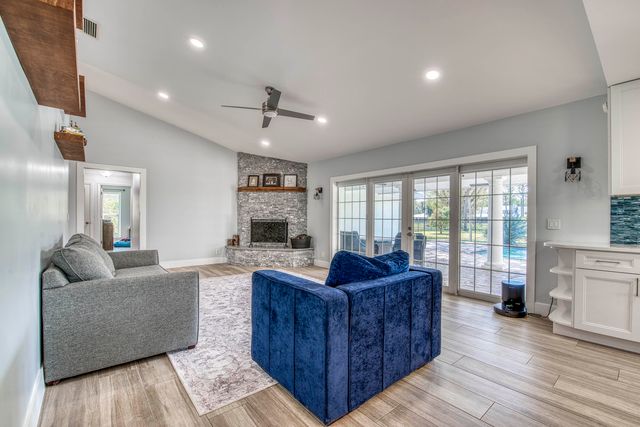 6062 Woodlake Road, Jupiter, FL 33458