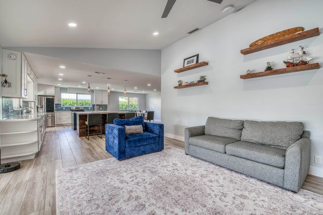 6062 Woodlake Road, Jupiter, FL 33458