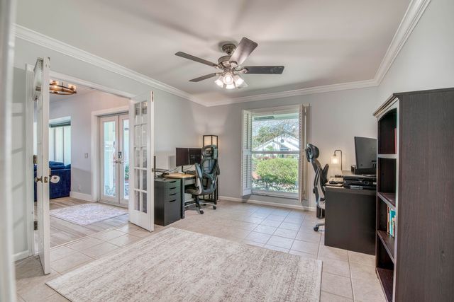 6062 Woodlake Road, Jupiter, FL 33458