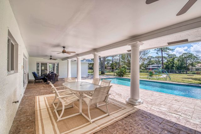 6062 Woodlake Road, Jupiter, FL 33458