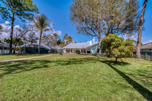 6062 Woodlake Road, Jupiter, FL 33458