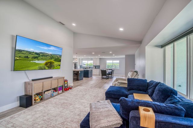 6062 Woodlake Road, Jupiter, FL 33458