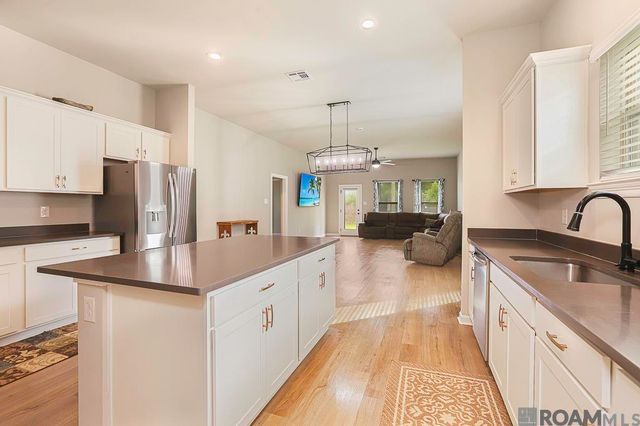 14021 Rosewell St, Denham Springs, LA 70726