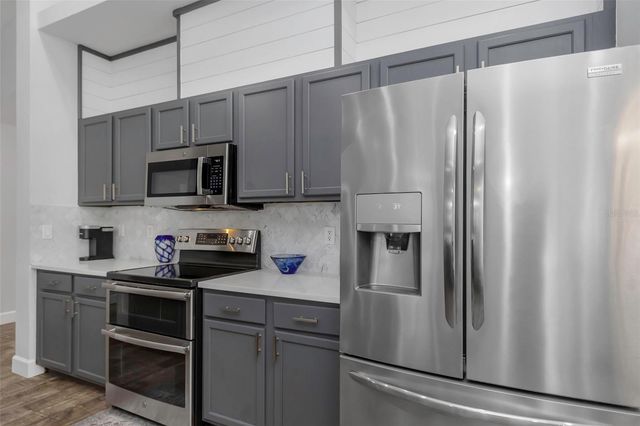 18836 MAISONS DRIVE, Lutz, FL 33558