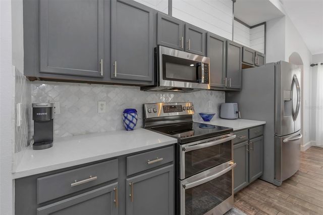 18836 MAISONS DRIVE, Lutz, FL 33558