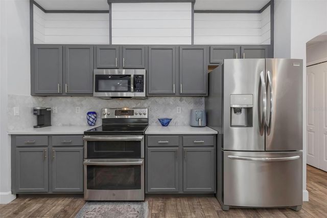 18836 MAISONS DRIVE, Lutz, FL 33558