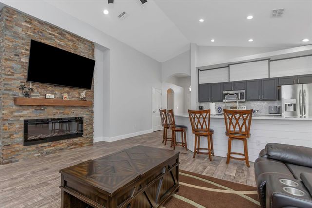 18836 MAISONS DRIVE, Lutz, FL 33558