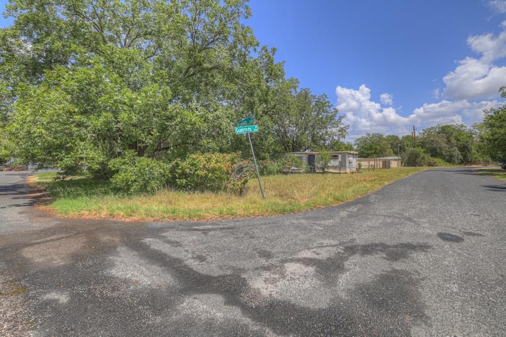 3002 Puebla DR, Del Valle, TX 78617