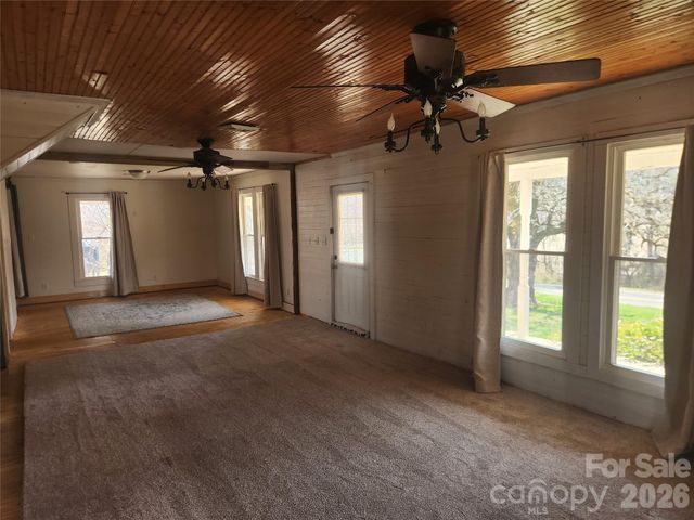 363 Center Church Road, Hiddenite, NC 28636