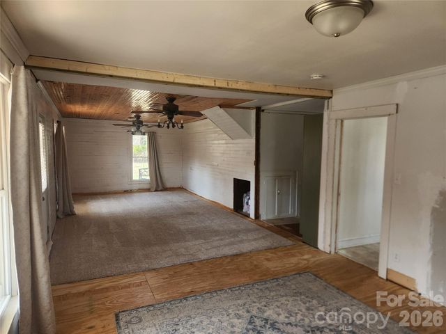 363 Center Church Road, Hiddenite, NC 28636