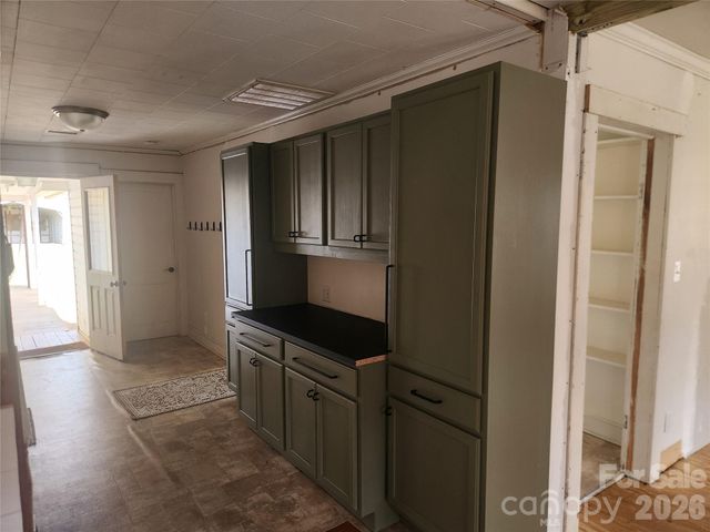 363 Center Church Road, Hiddenite, NC 28636