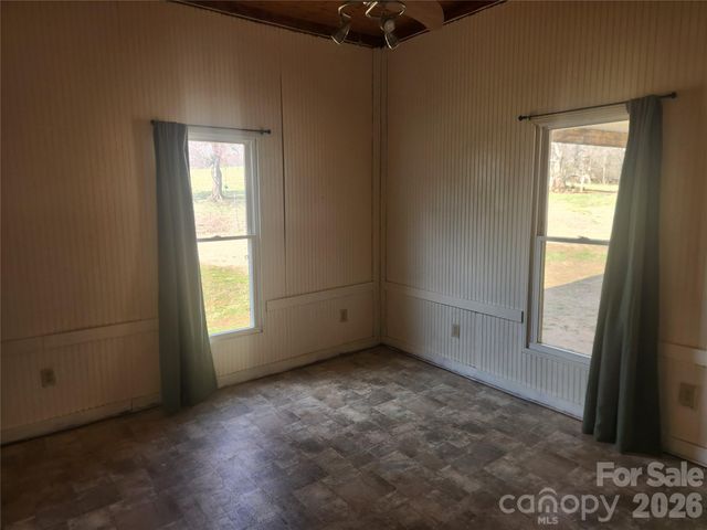 363 Center Church Road, Hiddenite, NC 28636