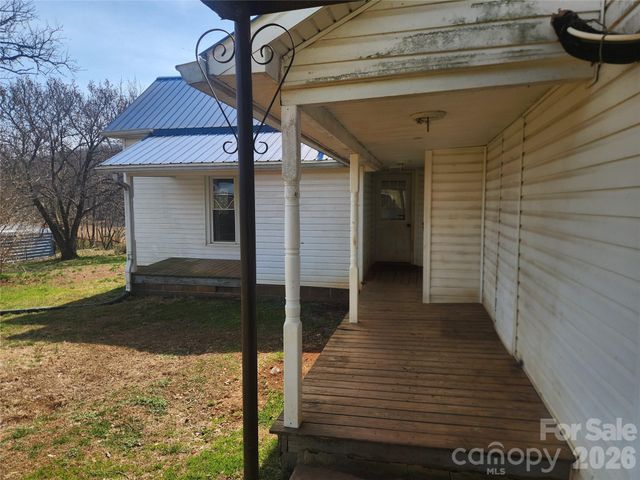 363 Center Church Road, Hiddenite, NC 28636