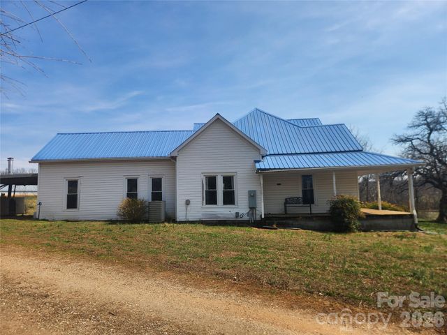 363 Center Church Road, Hiddenite, NC 28636