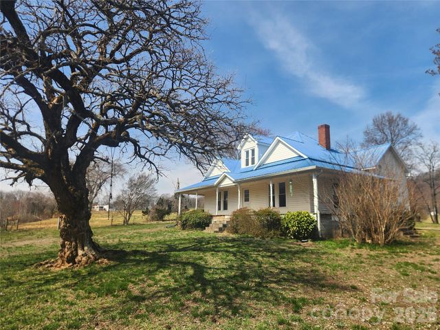 363 Center Church Road, Hiddenite, NC 28636