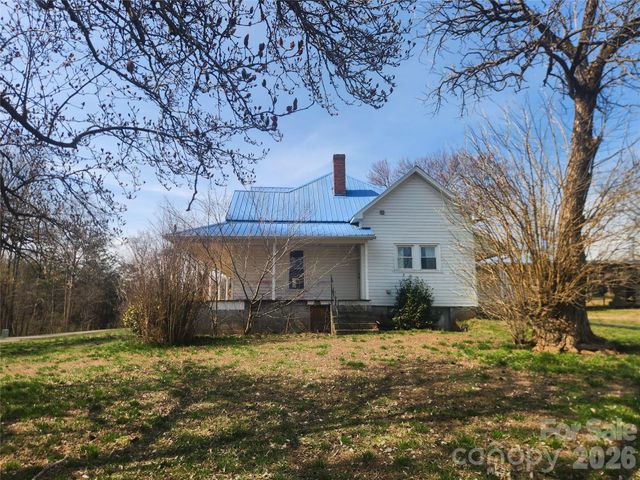 363 Center Church Road, Hiddenite, NC 28636