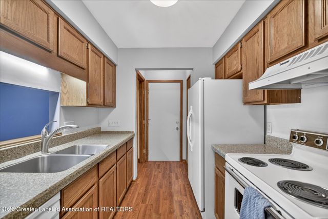 7225 Creekside Drive 37, Lansing, MI 48917